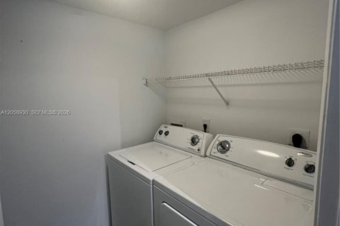 Copropriété à louer à Miramar, Floride: 2 chambres, 99.59 m2 № 2169436 - photo 7