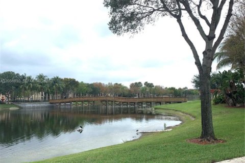 Copropriété à louer à Miramar, Floride: 2 chambres, 99.59 m2 № 2169436 - photo 11