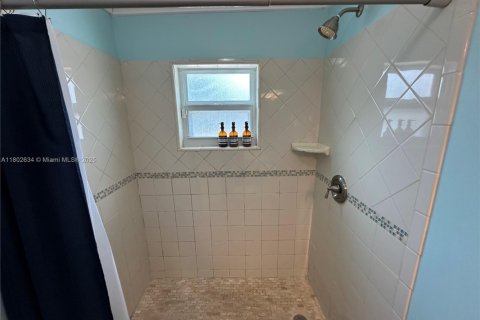 Casa en alquiler en Fort Lauderdale, Florida, 3 dormitorios, 153.01 m2 № 1938428 - foto 17