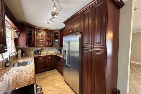 Casa en alquiler en Fort Lauderdale, Florida, 3 dormitorios, 153.01 m2 № 1938428 - foto 7