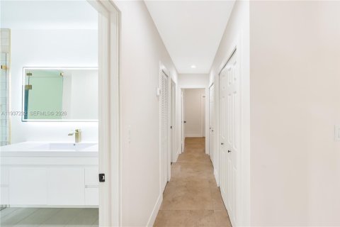 Купить виллу или дом в Хомстед, Флорида 4 спальни, 296.73м2, № 1995212 - фото 23