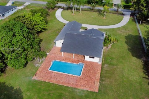 Купить виллу или дом в Хомстед, Флорида 4 спальни, 296.73м2, № 1995212 - фото 27