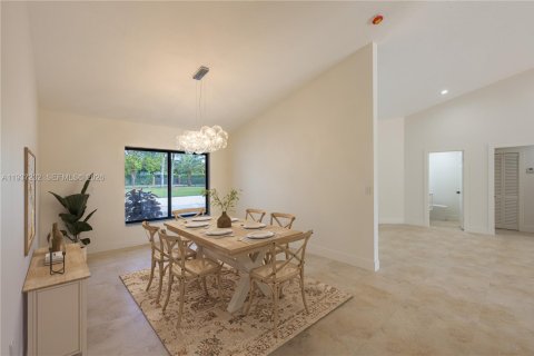 Купить виллу или дом в Хомстед, Флорида 4 спальни, 296.73м2, № 1995212 - фото 15