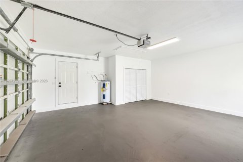 Купить виллу или дом в Хомстед, Флорида 4 спальни, 296.73м2, № 1995212 - фото 25