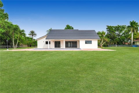 Купить виллу или дом в Хомстед, Флорида 4 спальни, 296.73м2, № 1995212 - фото 3
