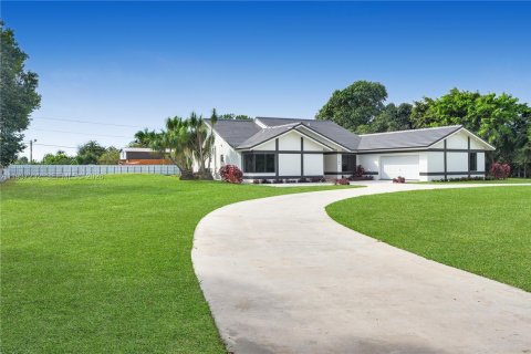 Купить виллу или дом в Хомстед, Флорида 4 спальни, 296.73м2, № 1995212 - фото 2