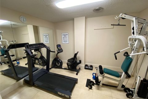 Купить кондоминиум в Норт-Майами, Флорида 1 спальня, 72.28м2, № 1968405 - фото 26