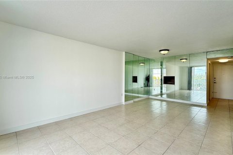 Купить кондоминиум в Норт-Майами, Флорида 1 спальня, 72.28м2, № 1968405 - фото 8