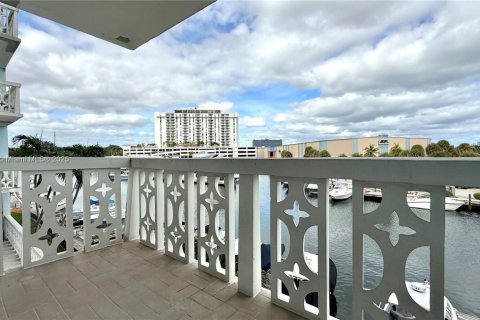 Купить кондоминиум в Норт-Майами, Флорида 1 спальня, 72.28м2, № 1968405 - фото 18