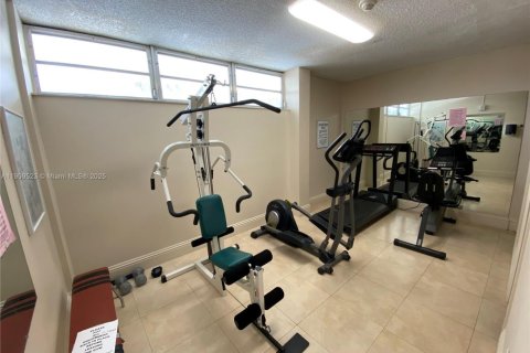 Купить кондоминиум в Норт-Майами, Флорида 1 спальня, 72.28м2, № 1968405 - фото 27