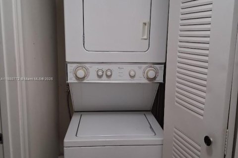 Снять в аренду кондоминиум в Пемброк-Пайнс, Флорида 2 спальни, 102.19м2, № 1930428 - фото 5