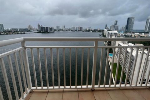 Снять в аренду кондоминиум в Санни-Айлс-Бич, Флорида 2 спальни, 118.45м2, № 1988167 - фото 13