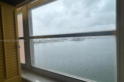 Снять в аренду кондоминиум в Санни-Айлс-Бич, Флорида 2 спальни, 118.45м2, № 1988167 - фото 11