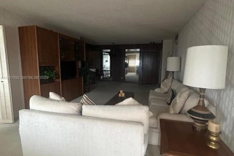 Снять в аренду кондоминиум в Санни-Айлс-Бич, Флорида 2 спальни, 118.45м2, № 1988167 - фото 15