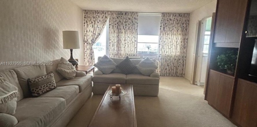 Кондоминиум с 2 спальнями в Санни-Айлс-Бич, Флорида № 1988167