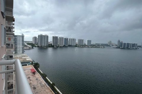 Снять в аренду кондоминиум в Санни-Айлс-Бич, Флорида 2 спальни, 118.45м2, № 1988167 - фото 14