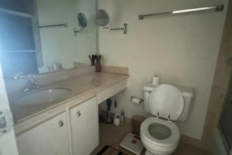 Снять в аренду кондоминиум в Санни-Айлс-Бич, Флорида 2 спальни, 118.45м2, № 1988167 - фото 6