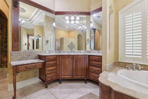 House in Lake Mary, Florida 5 bedrooms, 523.23 sq.m. № 1914893 - photo 23