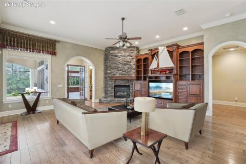 House in Lake Mary, Florida 5 bedrooms, 523.23 sq.m. № 1914893 - photo 16