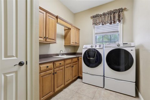 House in Lake Mary, Florida 5 bedrooms, 523.23 sq.m. № 1914893 - photo 30