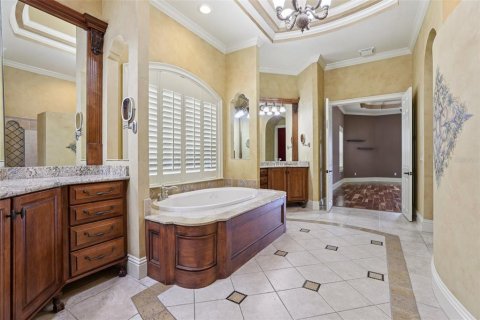 House in Lake Mary, Florida 5 bedrooms, 523.23 sq.m. № 1914893 - photo 22