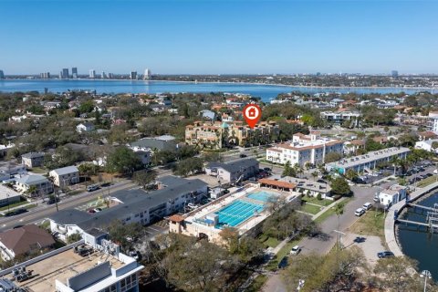Touwnhouse à vendre à Tampa, Floride: 4 chambres, 261.06 m2 № 2408953 - photo 14