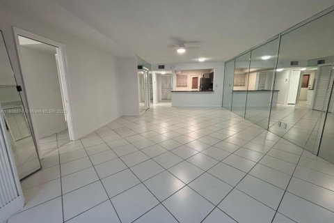 Condo à Hallandale Beach, Floride, 2 chambres  № 2014785