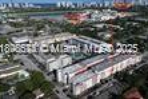 Copropriété à louer à Hallandale Beach, Floride: 2 chambres, 99.78 m2 № 2014785 - photo 2