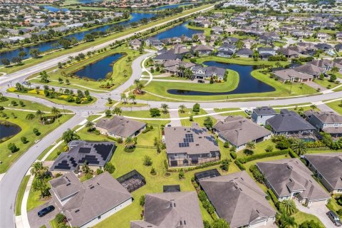 House in Melbourne, Florida 4 bedrooms, 291.99 sq.m. № 2210004 - photo 7