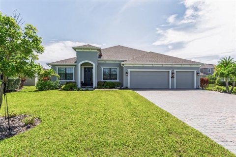 House in Melbourne, Florida 4 bedrooms, 291.99 sq.m. № 2210004 - photo 12