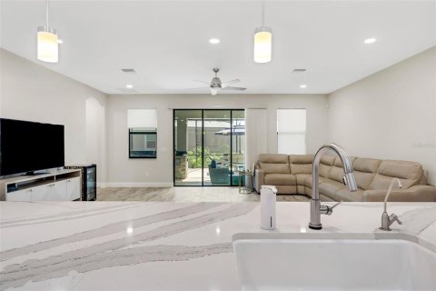 House in Melbourne, Florida 4 bedrooms, 291.99 sq.m. № 2210004 - photo 22