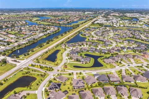 House in Melbourne, Florida 4 bedrooms, 291.99 sq.m. № 2210004 - photo 9