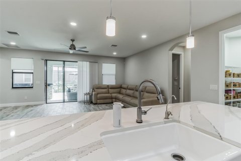 House in Melbourne, Florida 4 bedrooms, 291.99 sq.m. № 2210004 - photo 21