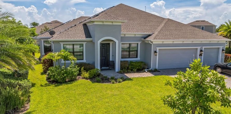 House in Melbourne, Florida 4 bedrooms, 291.99 sq.m. № 2210004