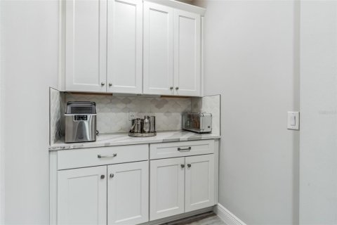 House in Melbourne, Florida 4 bedrooms, 291.99 sq.m. № 2210004 - photo 20