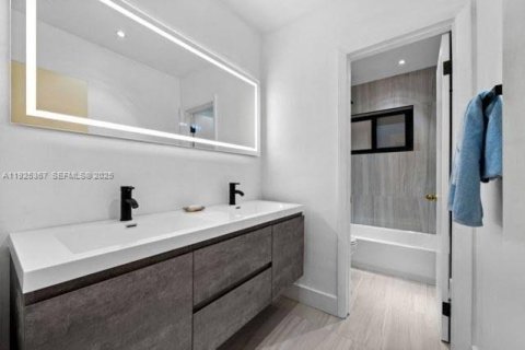 Casa en venta en Palmetto Bay, Florida, 3 dormitorios, 136.01 m2 № 1983894 - foto 13