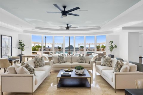 Condo in Fort Lauderdale, Florida, 2 bedrooms  № 1860028 - photo 28