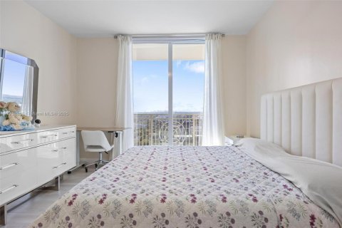 Condo in Fort Lauderdale, Florida, 2 bedrooms  № 1860028 - photo 20