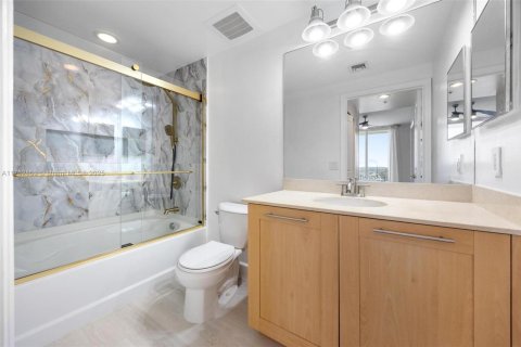 Condo in Fort Lauderdale, Florida, 2 bedrooms  № 1860028 - photo 22