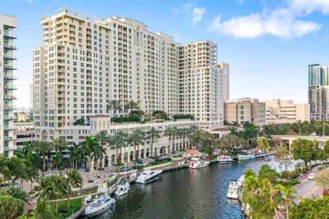 Condo in Fort Lauderdale, Florida, 2 bedrooms  № 1860028 - photo 1