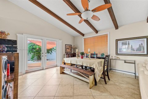 House in Palmetto Bay, Florida 3 bedrooms, 142.23 sq.m. № 1818777 - photo 6