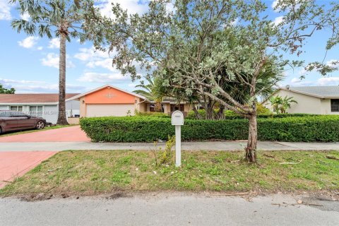 House in Palmetto Bay, Florida 3 bedrooms, 142.23 sq.m. № 1818777 - photo 30