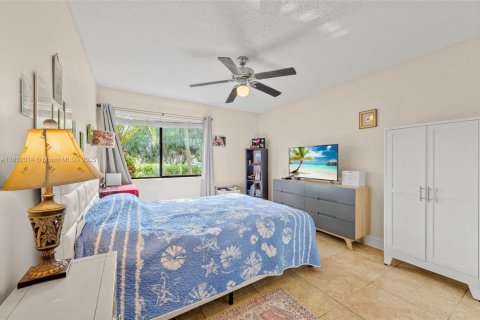 House in Palmetto Bay, Florida 3 bedrooms, 142.23 sq.m. № 1818777 - photo 14