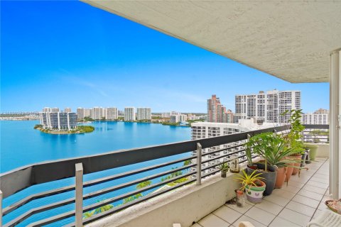 Copropriété à vendre à Aventura, Floride: 2 chambres, 126.44 m2 № 1832379 - photo 2