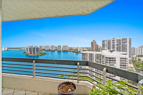 Copropriété à vendre à Aventura, Floride: 2 chambres, 126.44 m2 № 1832379 - photo 13