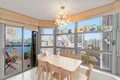 Copropriété à vendre à Aventura, Floride: 2 chambres, 126.44 m2 № 1832379 - photo 10