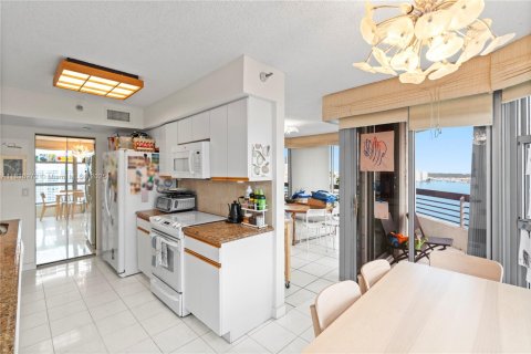 Copropriété à vendre à Aventura, Floride: 2 chambres, 126.44 m2 № 1832379 - photo 11