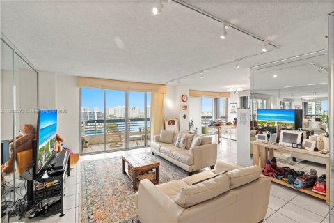 Copropriété à vendre à Aventura, Floride: 2 chambres, 126.44 m2 № 1832379 - photo 4