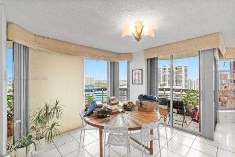 Copropriété à vendre à Aventura, Floride: 2 chambres, 126.44 m2 № 1832379 - photo 9
