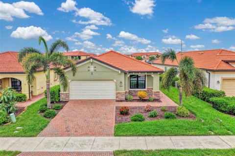 House in Venice, Florida 2 bedrooms, 177.16 sq.m. № 2280147